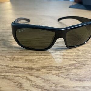 Ray Ban RB4111 Polarized Sunglasses Black Wrap Italy